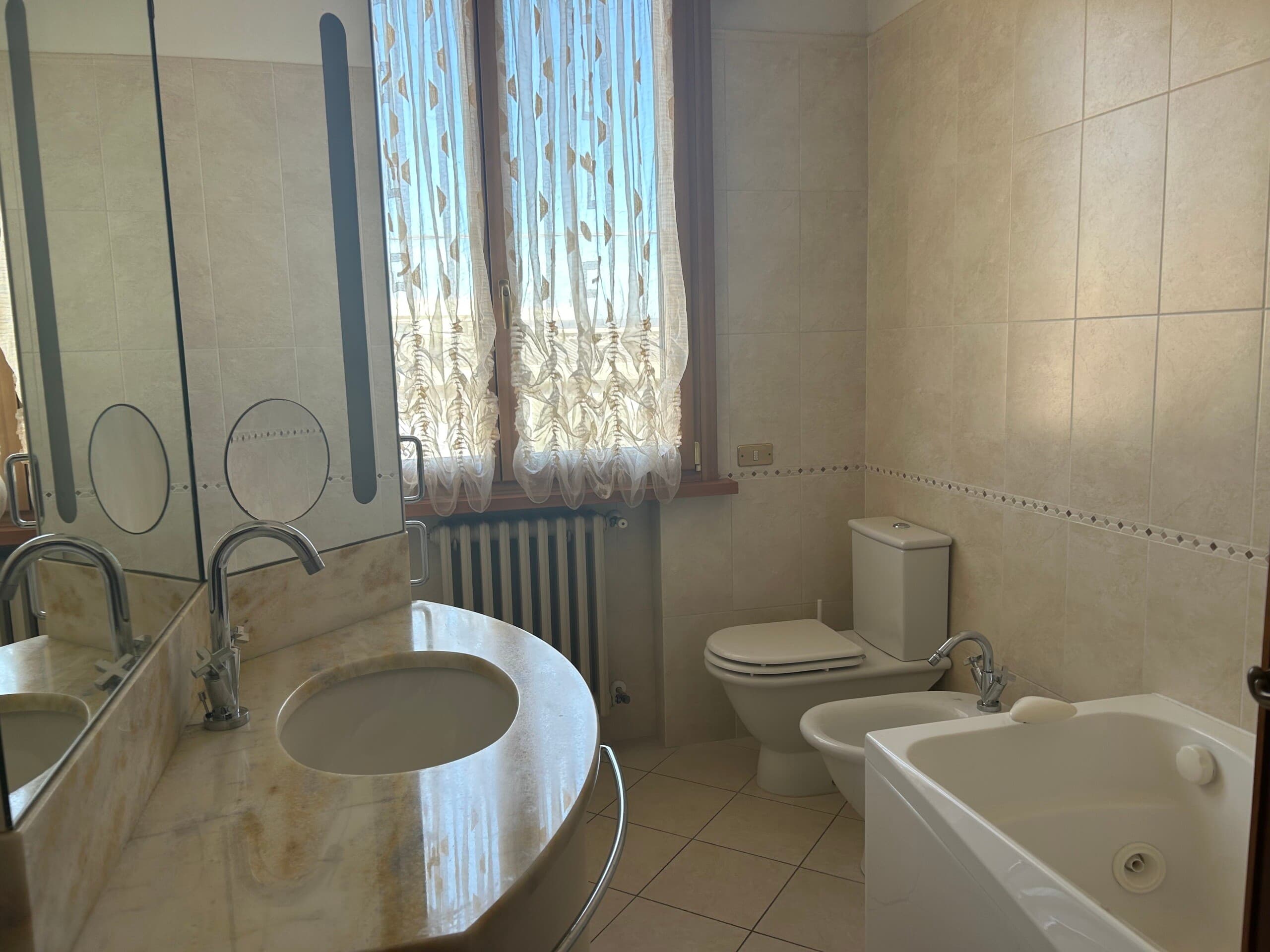Capannone con unità abitativa a e ampio cortile · Sala Baganza · Rif. 1120 · foto 36