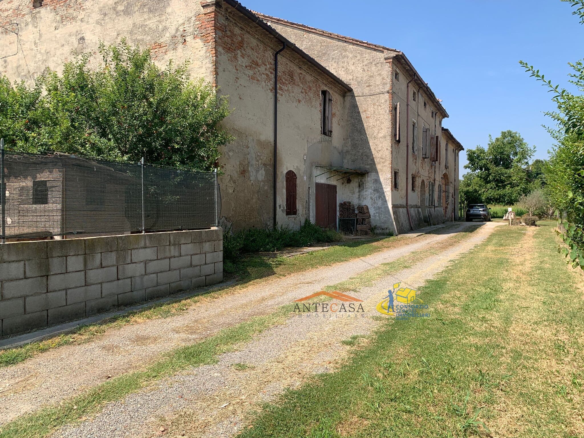 Casale semindipendente da ristutturare · Boretto · Rif. CSL01 · foto 1