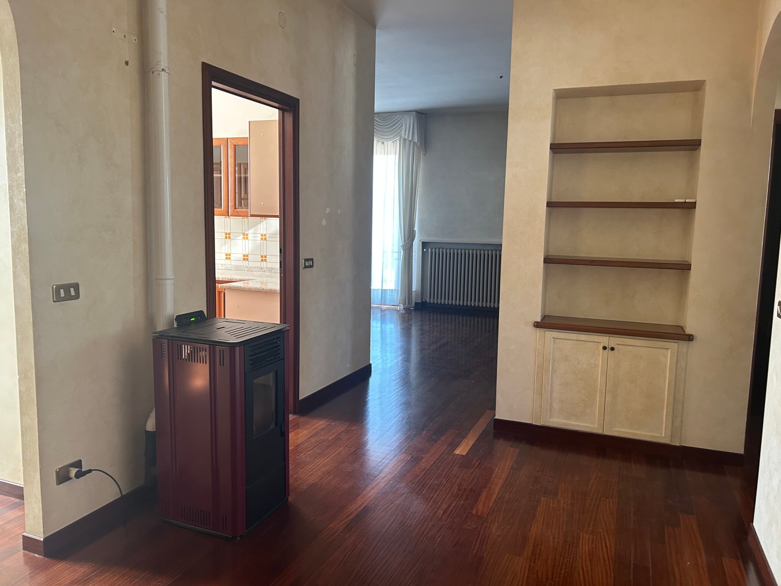 Capannone con unità abitativa a e ampio cortile · Sala Baganza · Rif. 1120 · foto 33